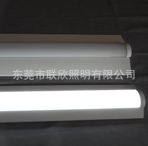 守护无忧光环境 IP65防雨防湿一体型LED逆富士吸顶灯评测